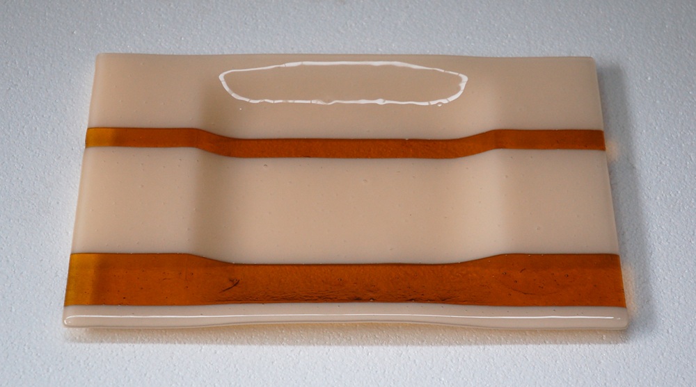 glazen schaal oker wit